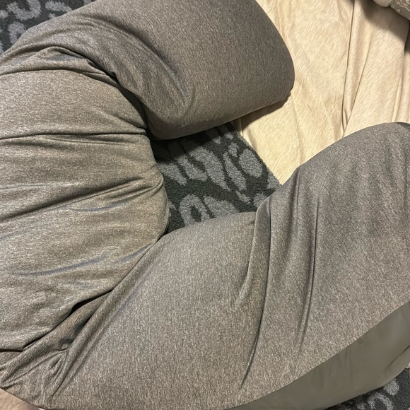 Pregnancy pillow - Picture 1 of 2